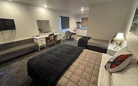 Settlers Motor Lodge